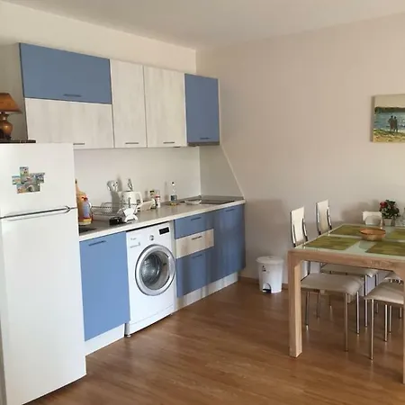Cherno More 3, Mellia 6, Enter B, Bld 4, Appart 38 Apartamento *